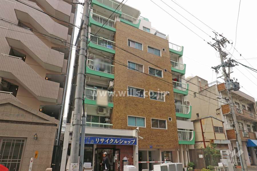 東新コーポの外観（南東側から）