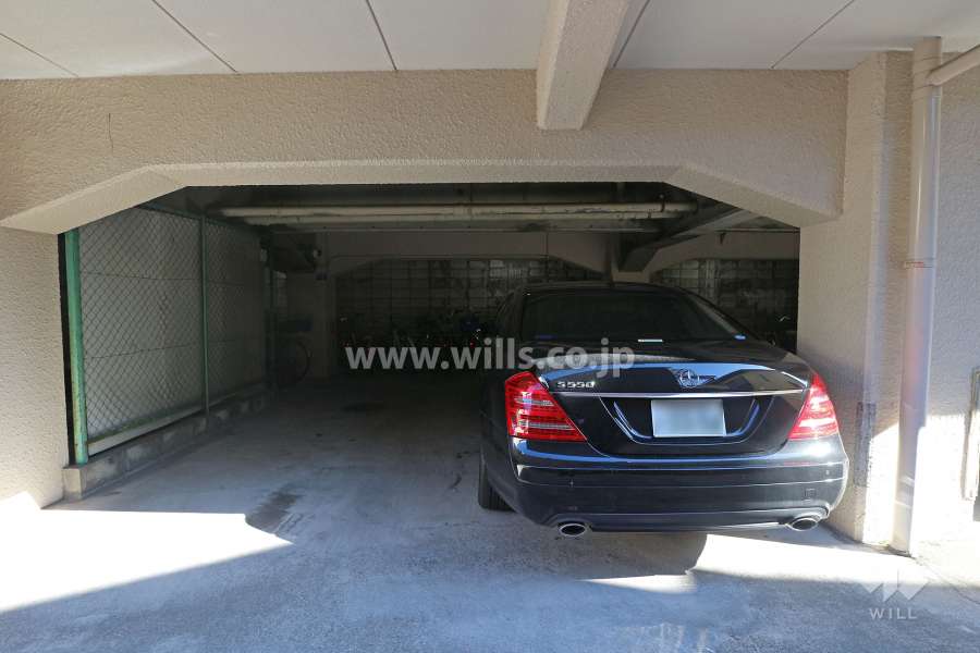 敷地内駐車場（屋内平面式）