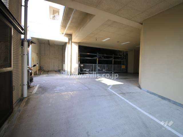 敷地内駐車場（屋内機械式）