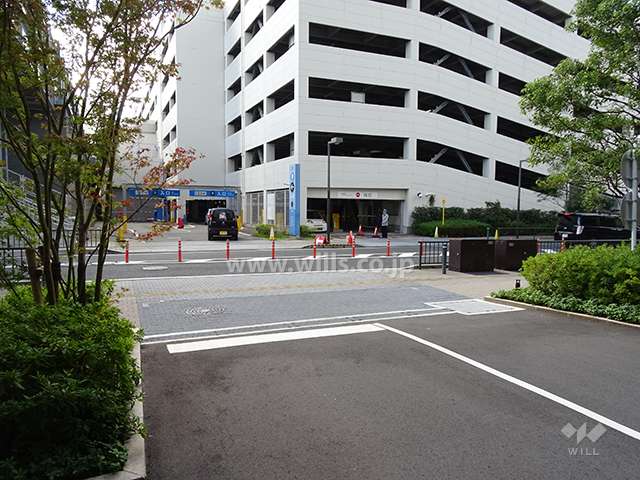 駐車場出入り口