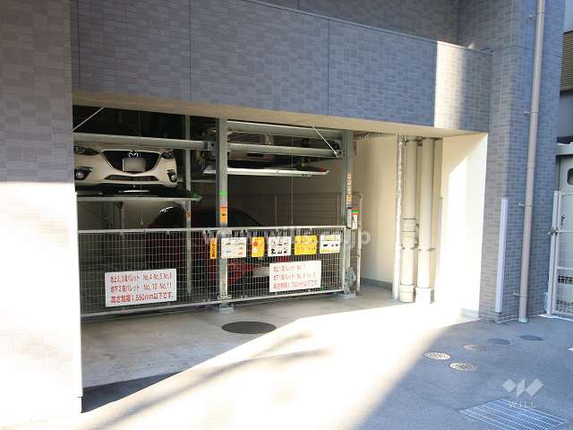 敷地内駐車場（屋内機械式）