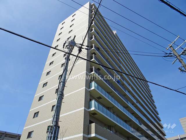 プレサンスロジェ神崎川の外観（南西側から）