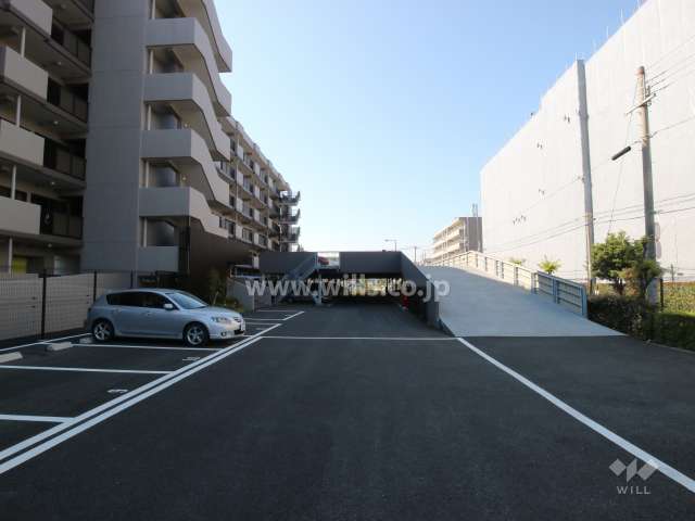 敷地内駐車場（平面自走式）