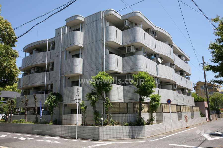 メゾン・ド・ソメイユの外観(南西側から)