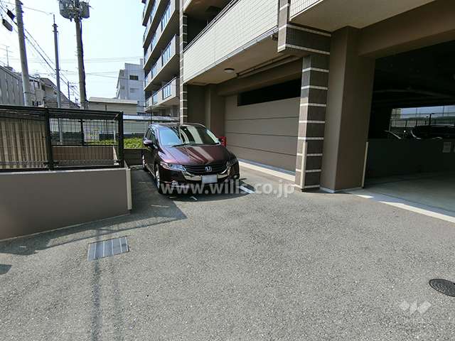 敷地内駐車場（屋外平面式）