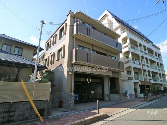 サングレート北桜塚の外観(南東側から)