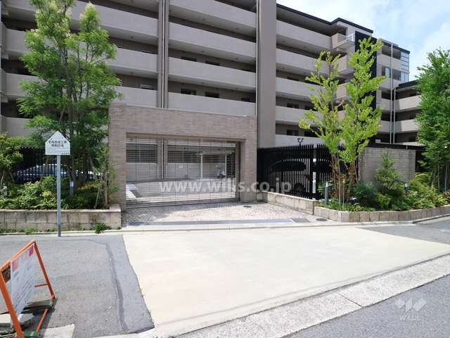 駐車場出入口（リングシャッター付き）