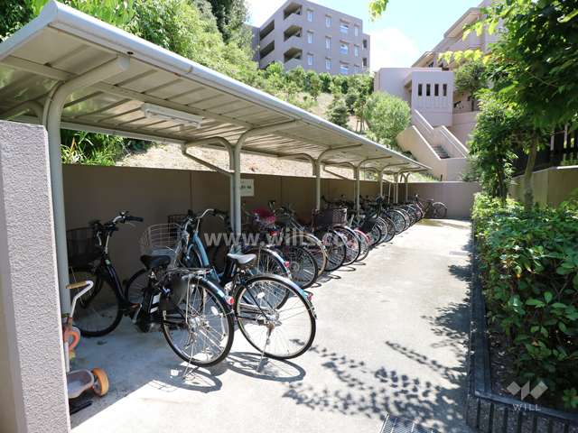 敷地北西側にある駐輪場