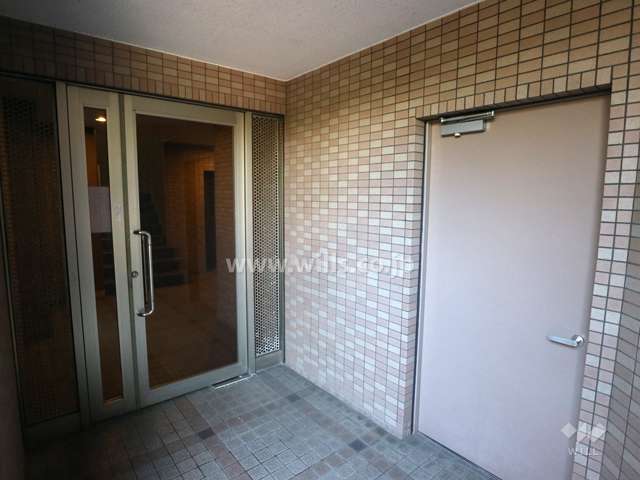 駐車場についている住戸入り口