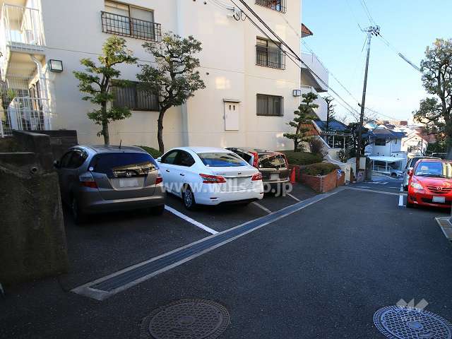 敷地内駐車場（屋外平面式）