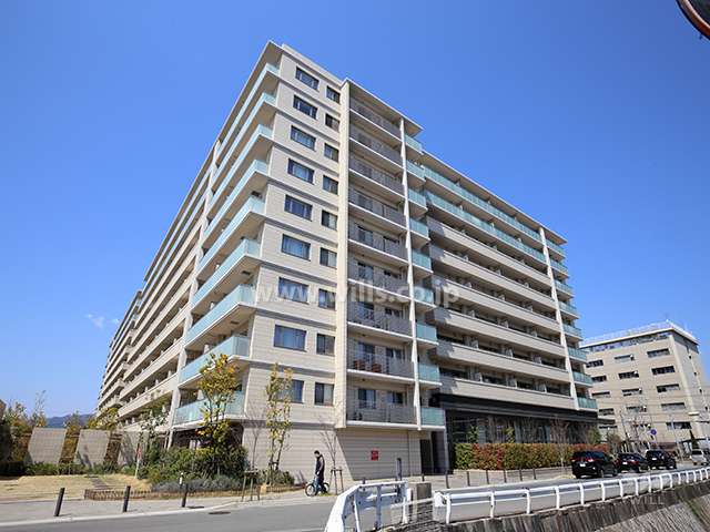 ジオ西宮北口ガーデンズNE棟の外観（南東側から）