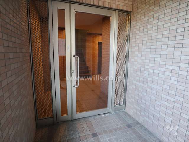 南側エントランス