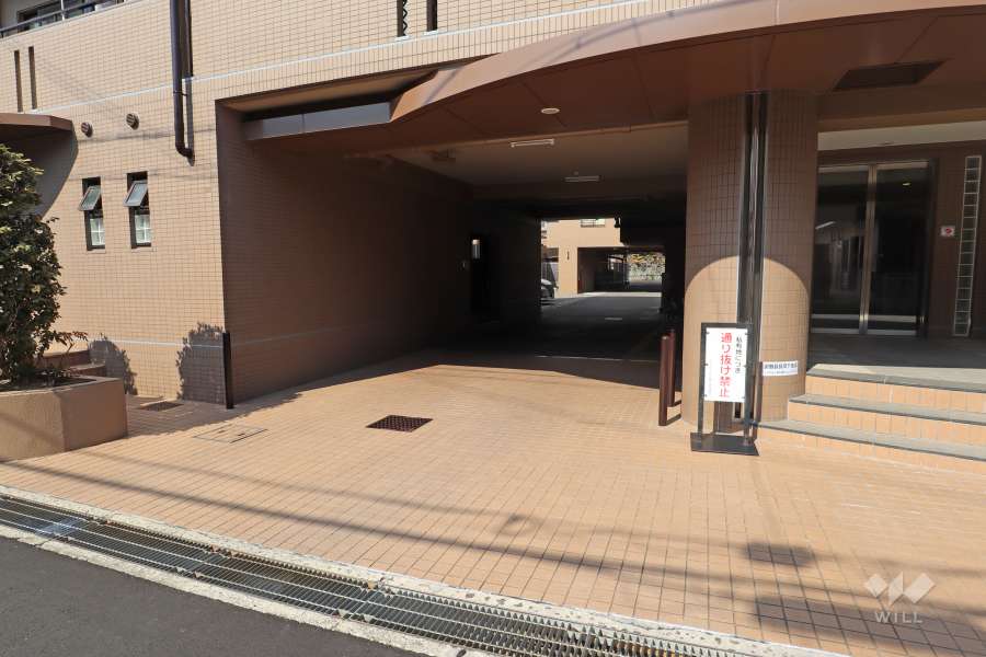 駐車場の出入り口