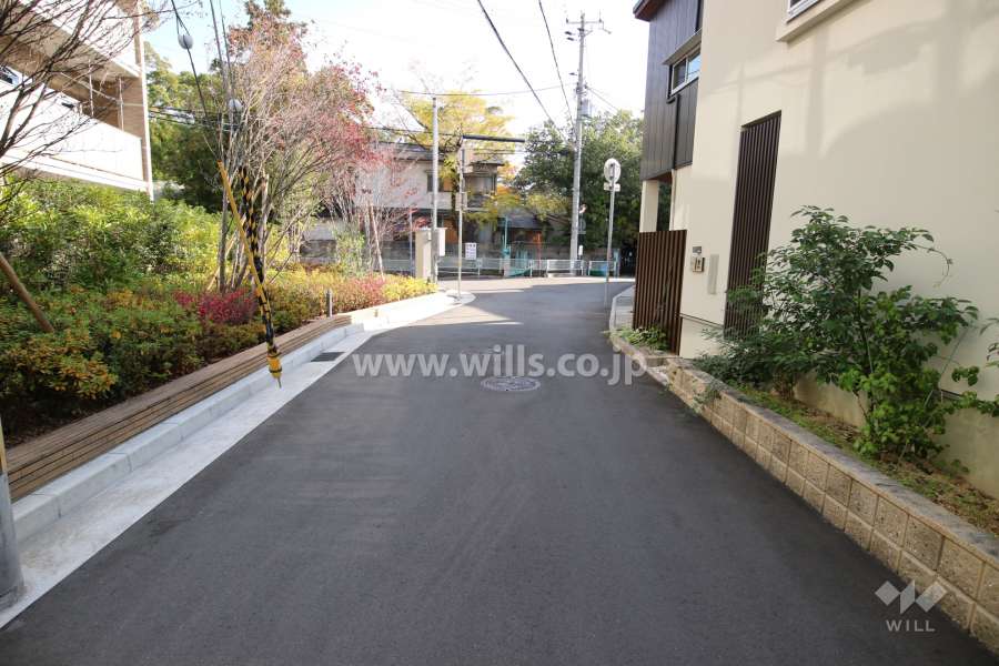 デュオヒルズ西宮北口若山町の南側前面道路