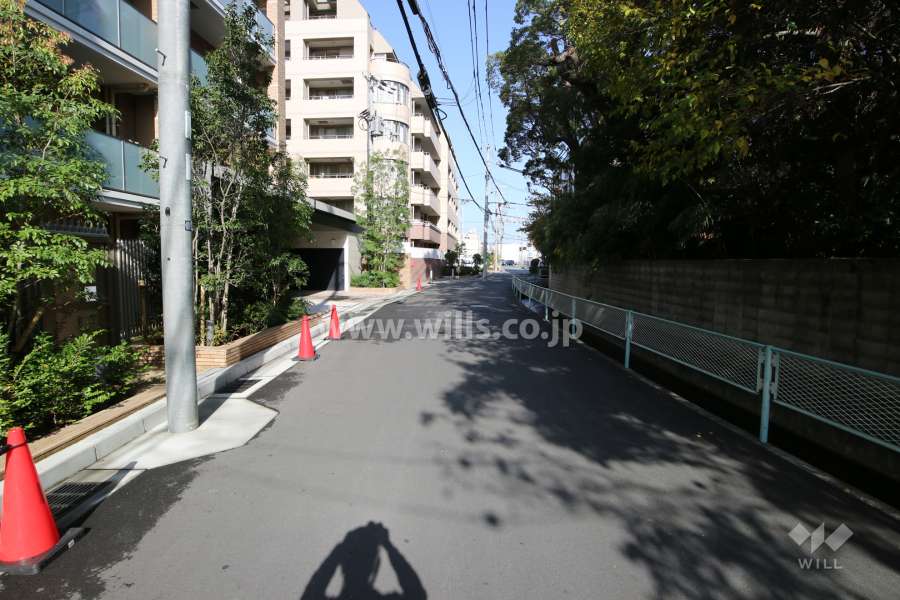 デュオヒルズ西宮北口若山町の東側前面道路