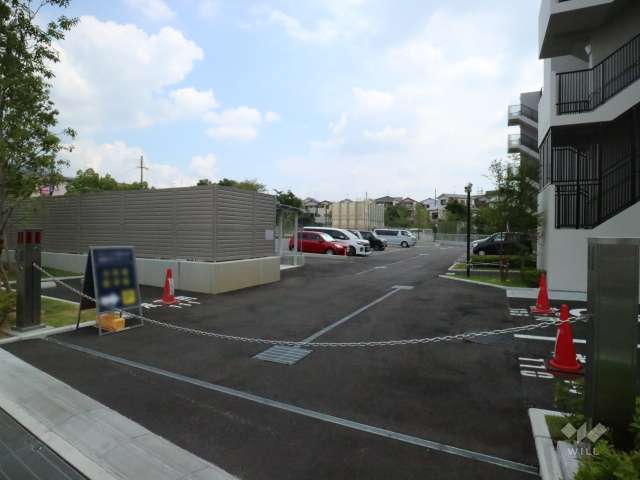 駐車場出入り口（リングシャッター付き）