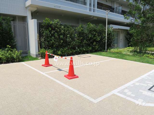 サービス車両用一時駐車場