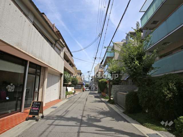 敷地北側の前面道路