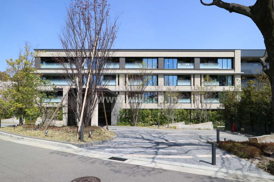 プラウド苦楽園の外観（東側から）