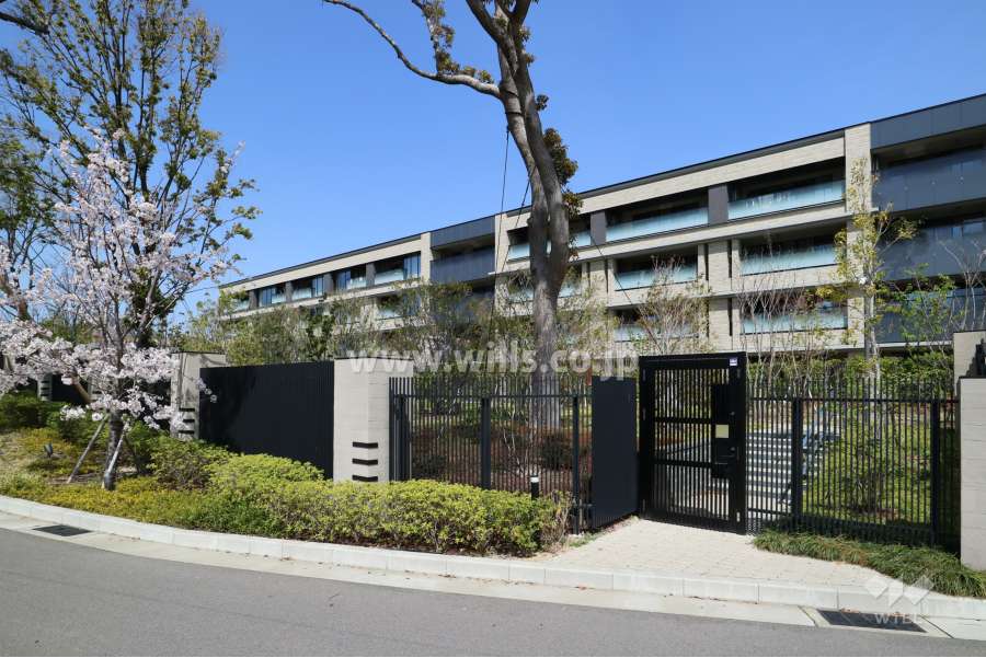 プラウド苦楽園の外観（南東側から）