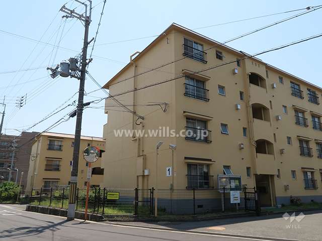 ハイム富田の全景。手前が北棟です。