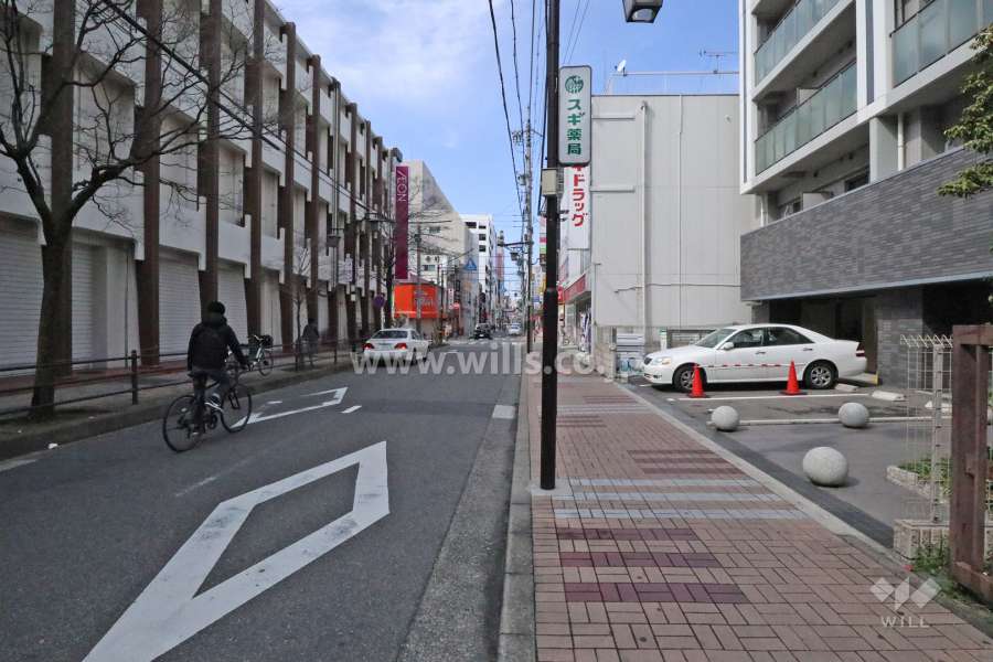 敷地南側の前面道路