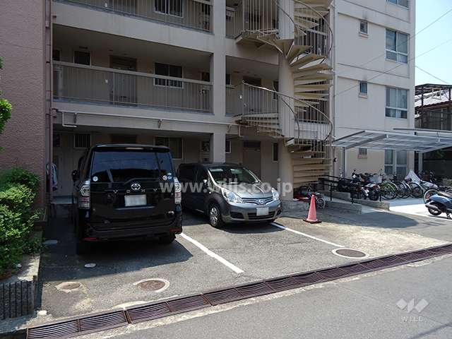 敷地内駐車場（屋外平面式）