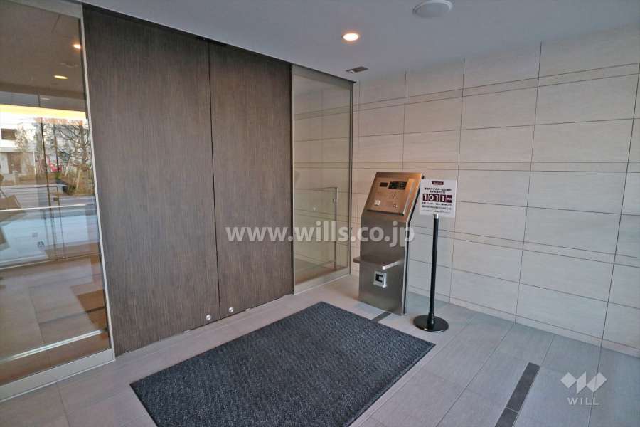 エントランスはオートロック付きです。