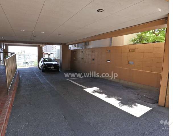 敷地内駐車場（屋内平面式）