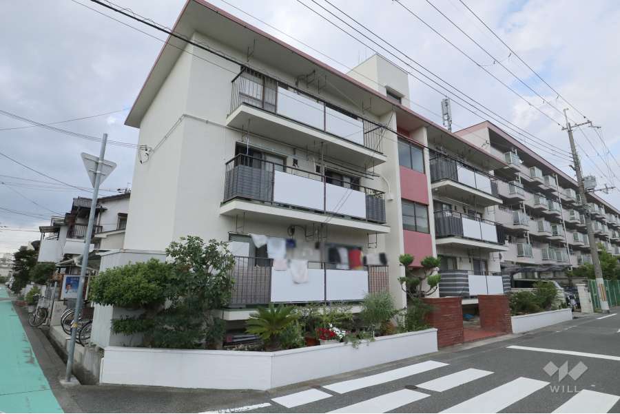 稲葉荘マンションの外観(南西側から)