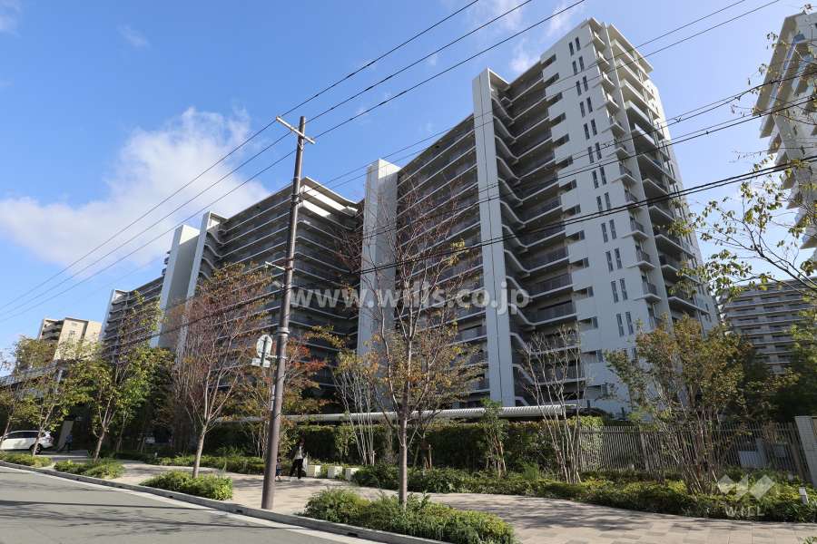 プラウドシティ塚口マークスカイの外観(北側から)