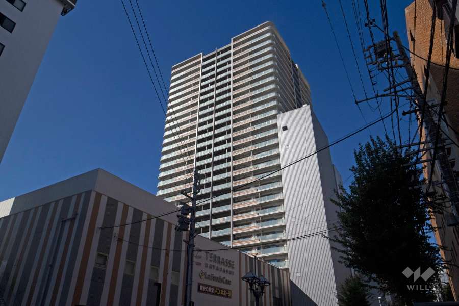 プラウドタワー名古屋栄の外観（南東側から）