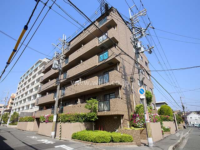 セントラル南桜塚の外観（南東側から）