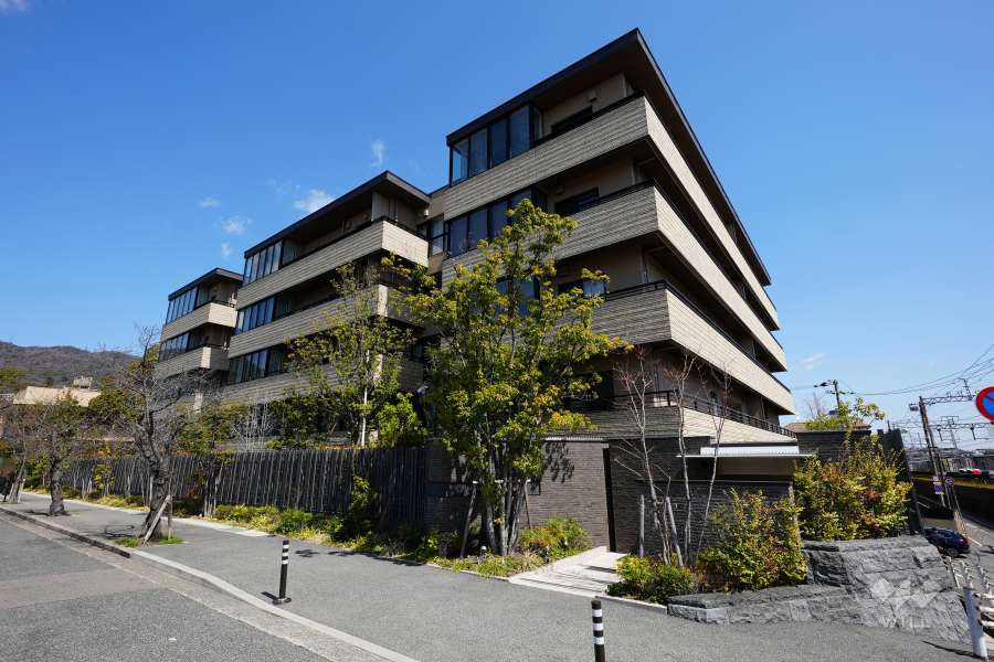 ザ・パークハウス芦屋川の外観（南西側から）