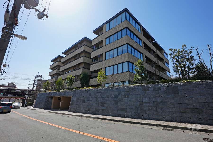 ザ・パークハウス芦屋川の外観（北東側から）