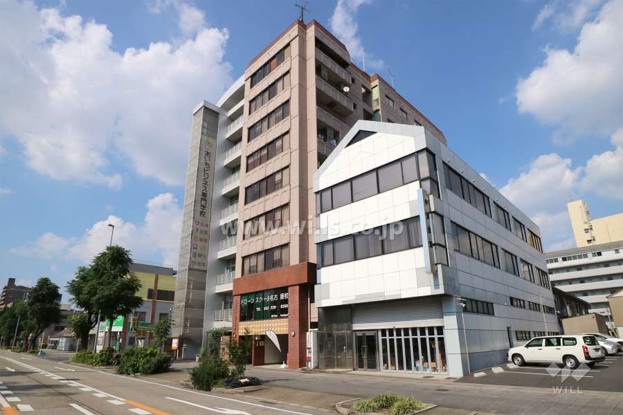 丸美シティマンション金山の外観（南西側から）