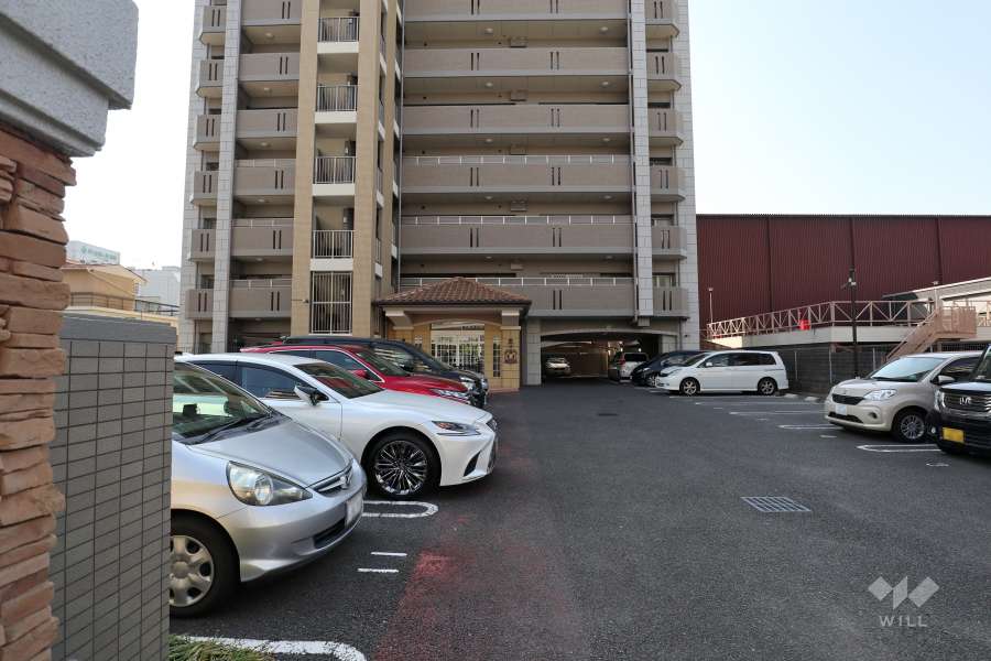 敷地内駐車場（屋外平面式、屋内平面式）