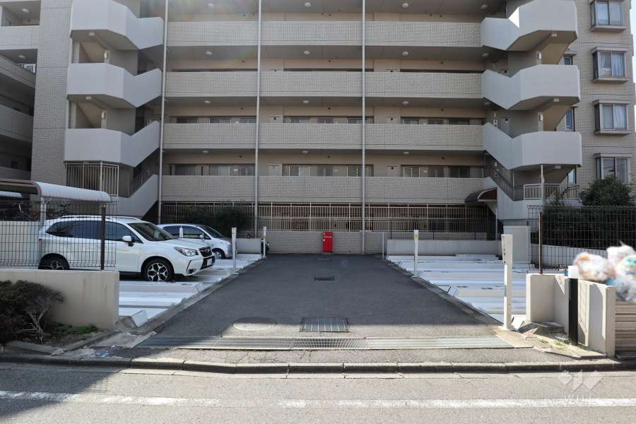 駐車場の出入り口・敷地内駐車場（屋外機械式）