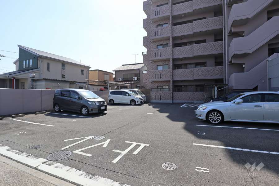 駐車場出入り口・敷地内駐車場（屋外平面式）