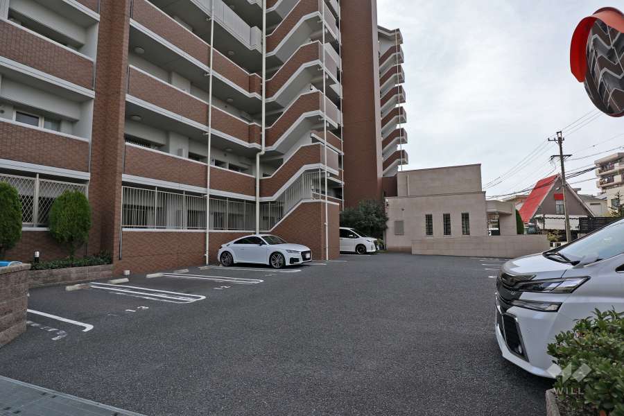 敷地内駐車場（屋外平面式）