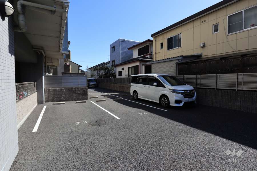 敷地内駐車場（屋外平面式）