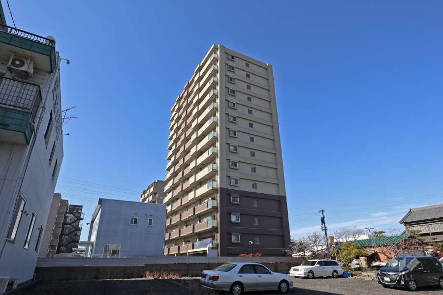 ファミリアーレ当知東2の外観（北東側から）