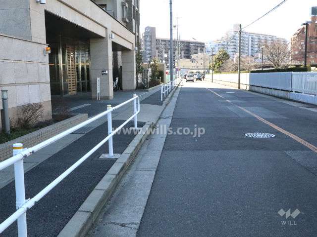 前面道路(南北を走る)