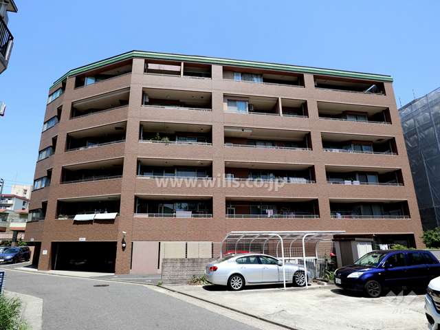 ロイヤルアーク千種谷口町の外観(南側から)