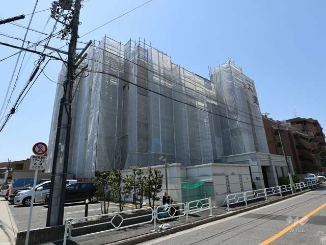 モアグレース千種清明山の外観(北東方向から)　※大規模修繕工事中