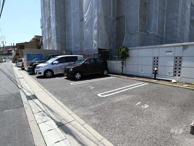 敷地内駐車場(屋外平面式)