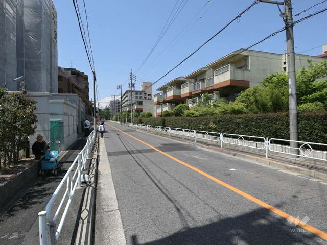 敷地北側前面道路