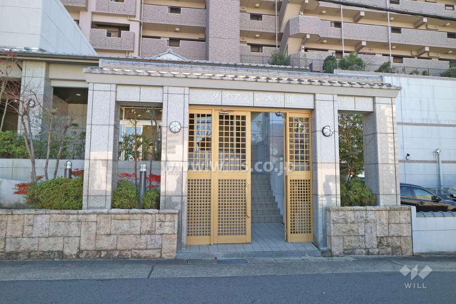 エントランス（正面）