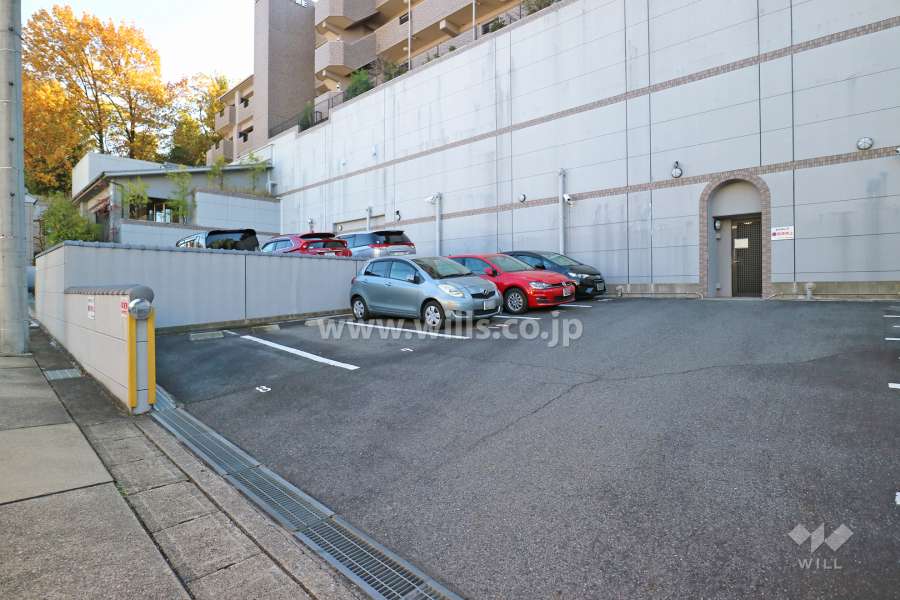 敷地内駐車場（屋外平面式）
