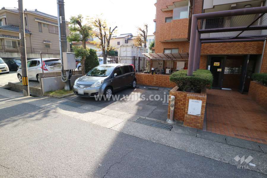 敷地内駐車場（屋外平面式）
